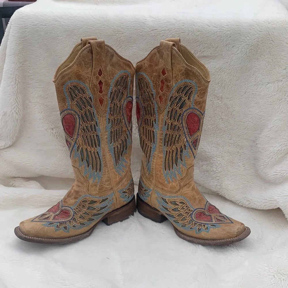 Women's Tan and Red Western Heeled Boots - Picture 6 of 10